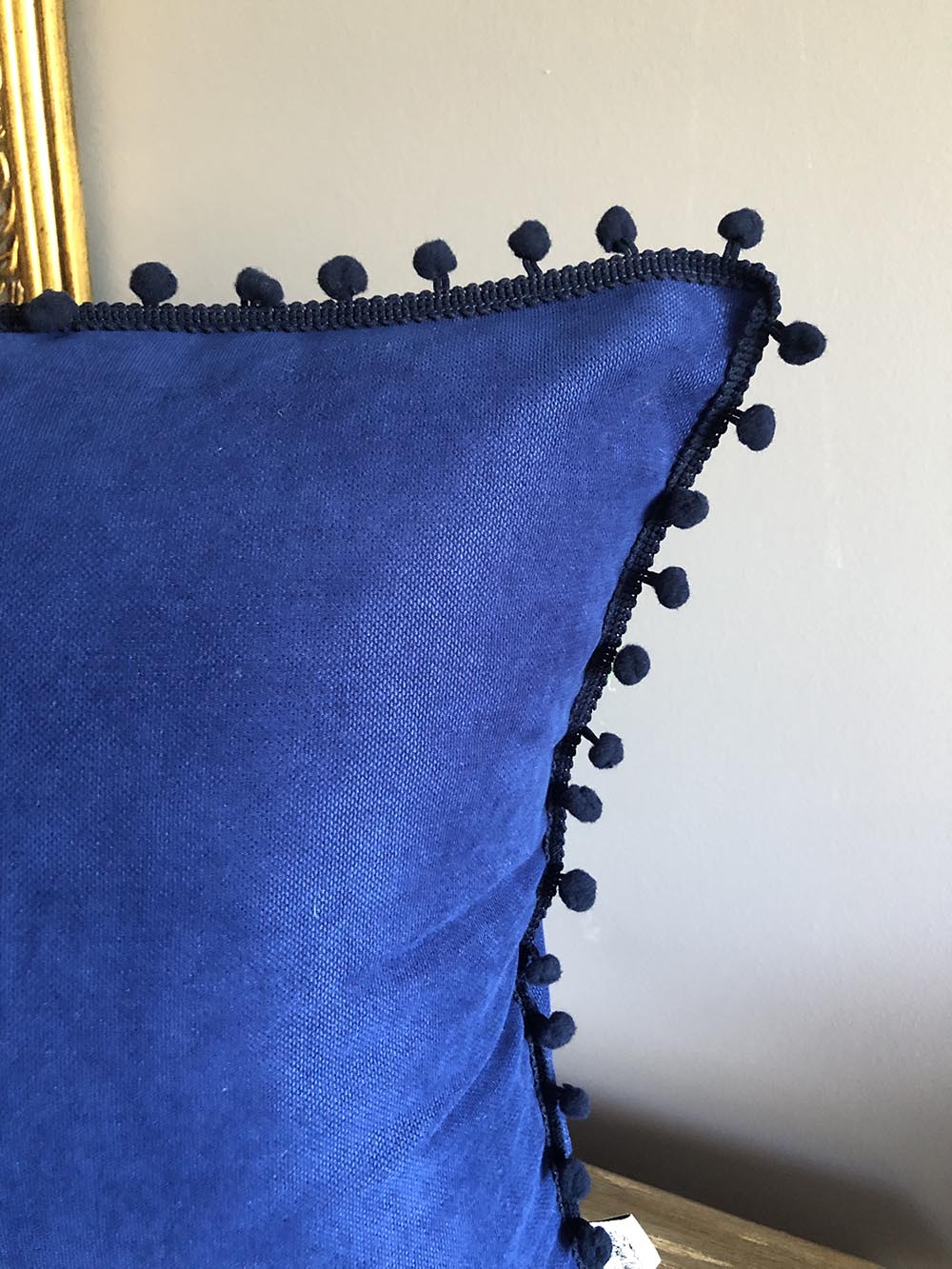 Lacivert Ponponlu Yastık Kılıfı (Kare)