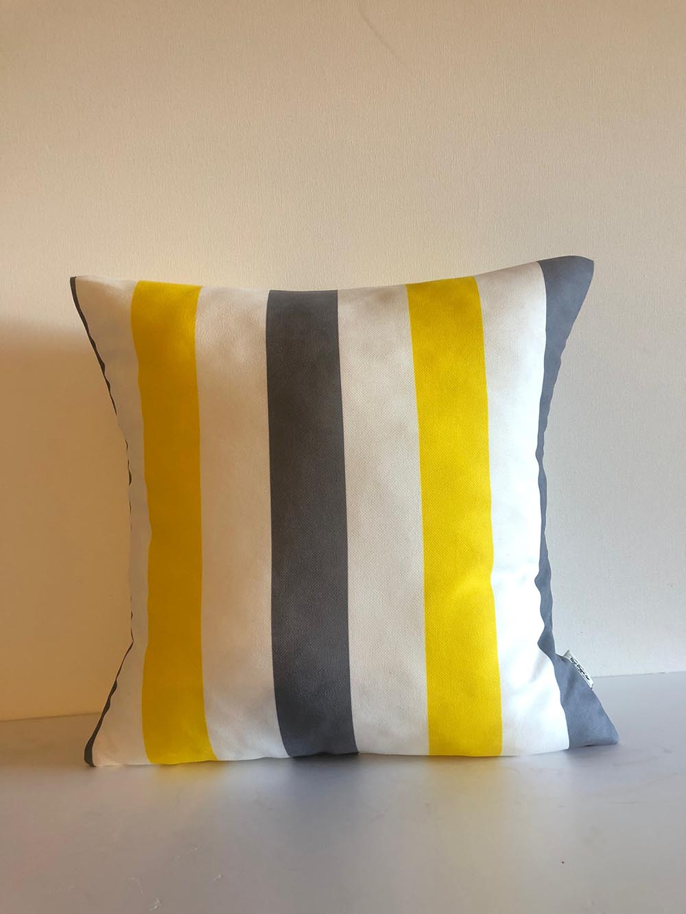 Sarı Çizgili Tam Desen Yastık Kılıfı