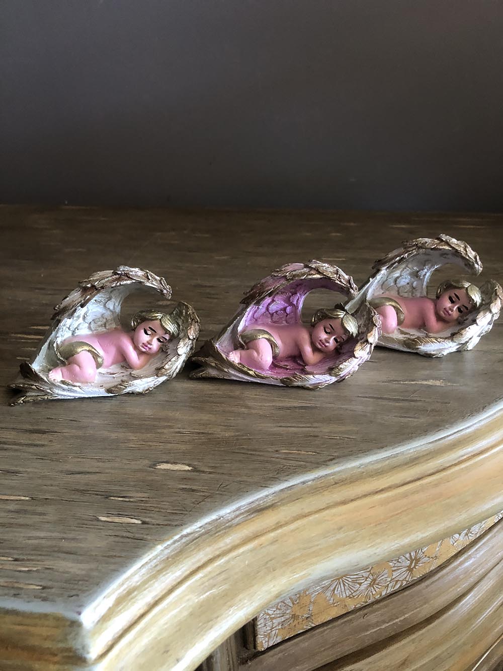 Pembe Kanadında Uyuyan Mini Melek