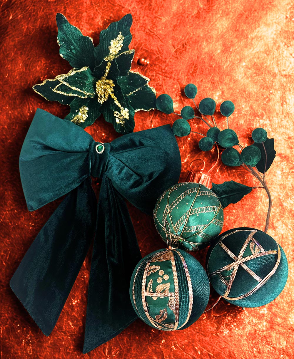 Desenli  Yılbaşı Çam Ağacı Süsü 10 Cm Kadife Yılbaşı Ağacı Topu