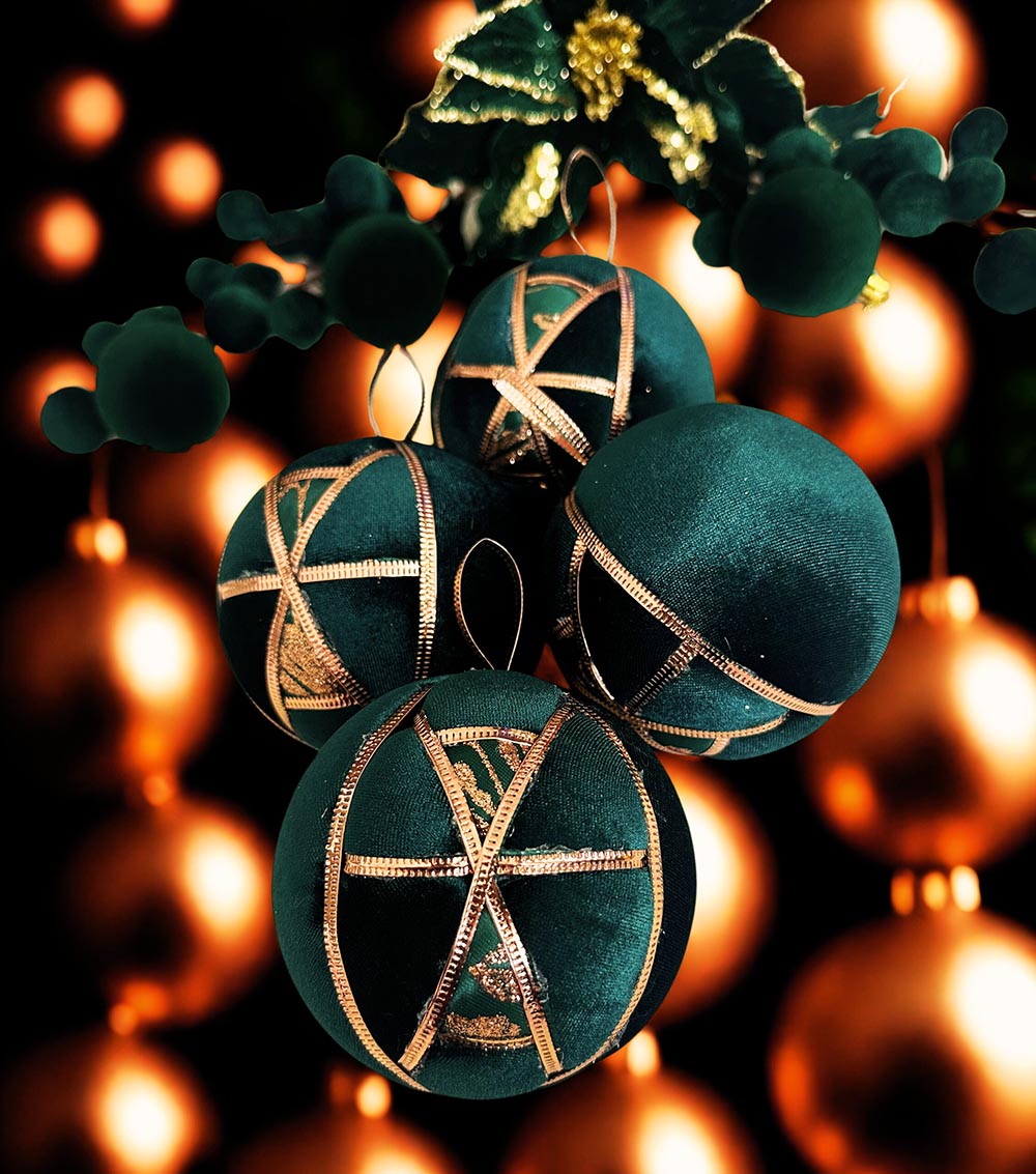 Yeşil Desenli Yılbaşı Çam Ağacı Süsü 10 Cm Kadife Yılbaşı Ağacı Topu