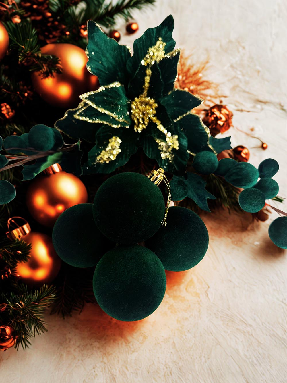 Yeşil Yılbaşı Çam Ağacı Süsü 6 Cm Kadife Yılbaşı Ağacı Topu