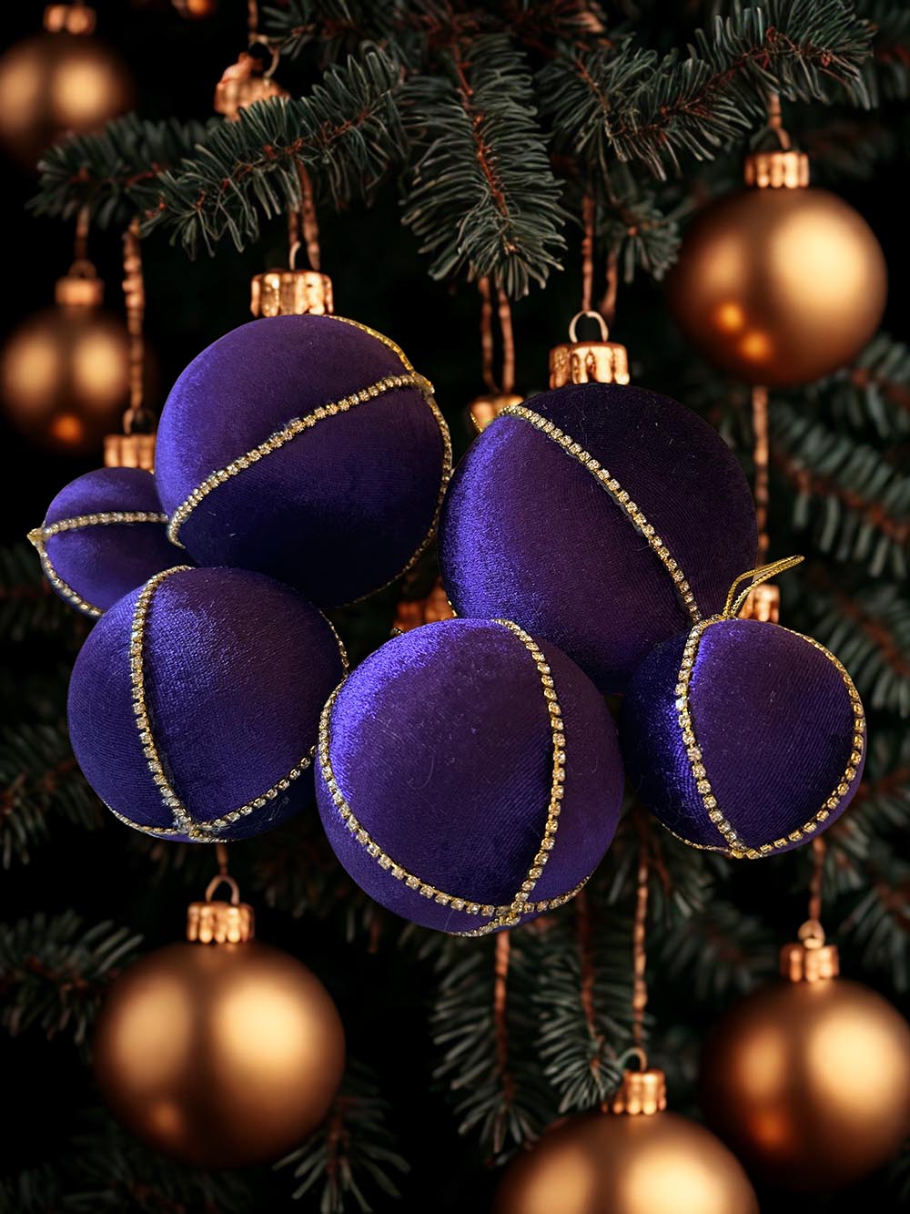 Mor Kadife Çam Ağacı Süsü - 8 Cm Yılbaşı Çam Ağacı Topu