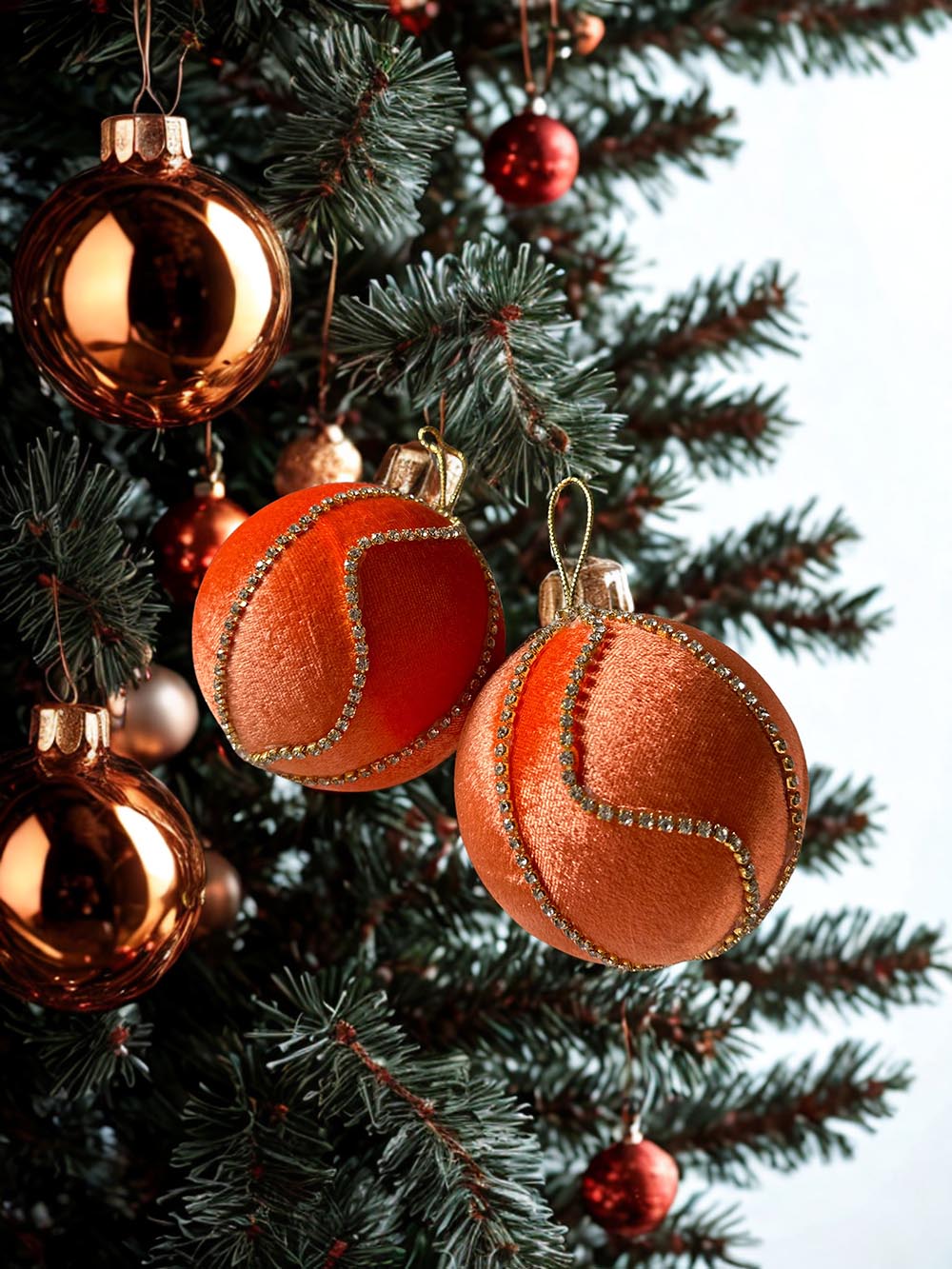 Turuncu Kadife Çam Ağacı Süsü - 8 Cm Taşlı Yılbaşı Ağaçı Topu