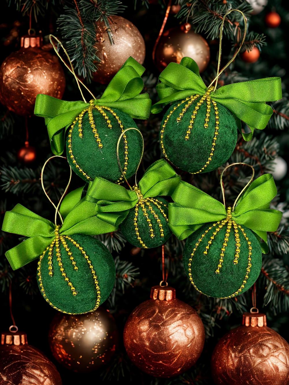 Yeşil Kadife Çam Ağacı Süsü - 8 Cm Fiyonklu Yılbaşı Çam Ağacı Topu