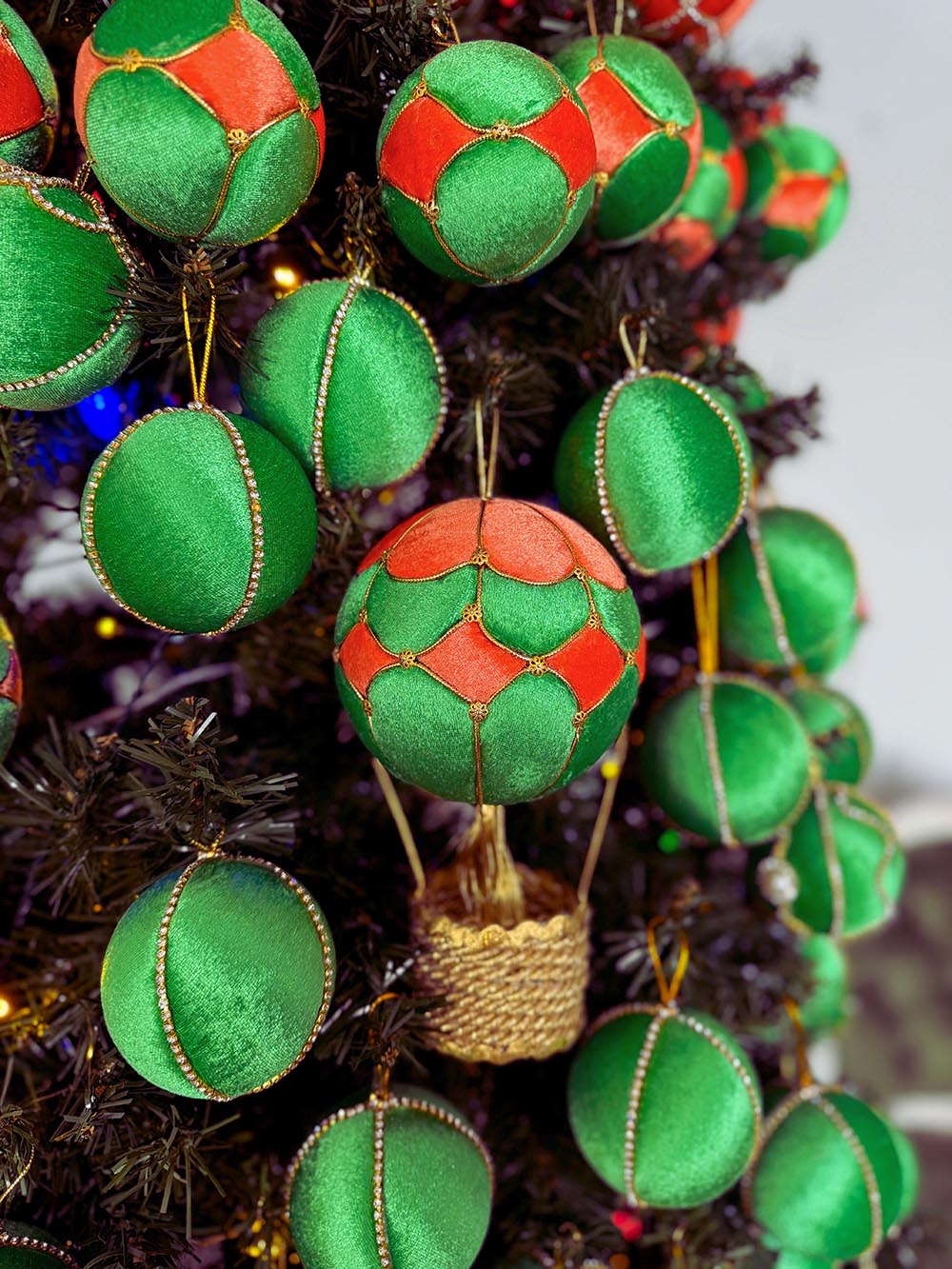 Yılbaşı Çam Ağacı Süsü - 8 Cm Etnik Yılbaşı Çam Ağacı Topu